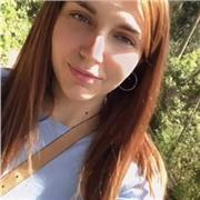 Insegnante di Storia, laureata in storia politica e relazioni internazionali impartisce lezioni a studenti di medie, superiori